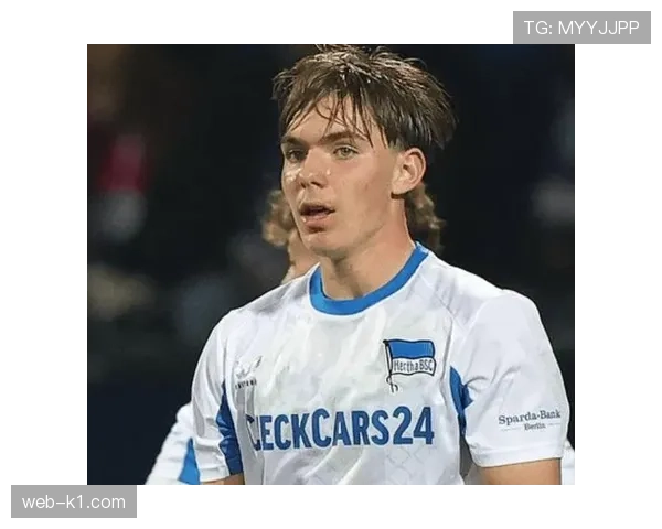 多家德甲球队争夺16岁中场新星艾希霍恩